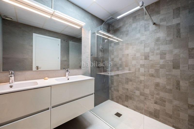 Foto 7f6ab108-afdb-4c10-b590-794d80d1e4a4. Piso apartamento con magníficas vistas, aerotermia, suelos radiantes, terraza y jardínrivado en Benalmádena