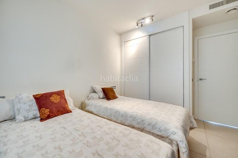 Foto de5ed01b-ad52-4e86-8b9b-4457ce992cfb. Piso apartamento con magníficas vistas, aerotermia, suelos radiantes, terraza y jardínrivado en Benalmádena
