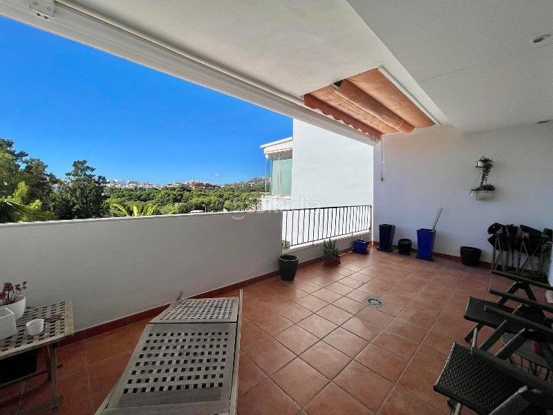 Foto 0f8caab8-c544-40c2-b0f9-b232b09245a5. Piso  amplisimo con vistas, en una urbanizacion de mucho prestigio en torrequebrada en Benalmádena
