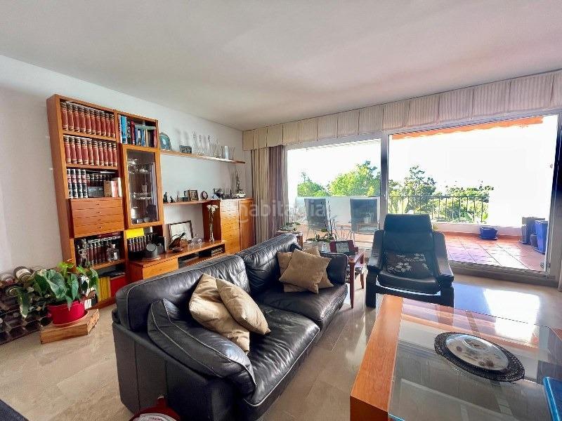 Foto c499471e-b6f9-419c-92ac-5e3af9a90eaf. Piso  amplisimo con vistas, en una urbanizacion de mucho prestigio en torrequebrada en Benalmádena
