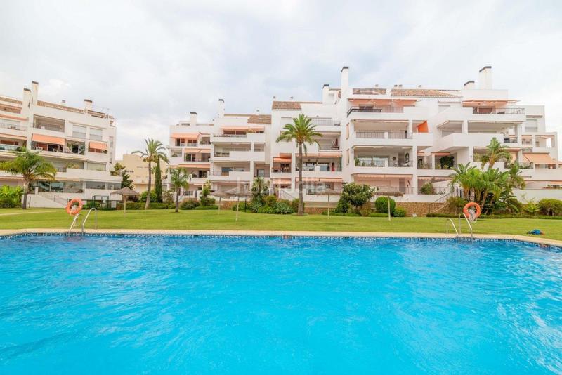 Foto cd38d0a4-7476-4091-bcba-d8ca02a39303. Piso  amplisimo con vistas, en una urbanizacion de mucho prestigio en torrequebrada en Benalmádena