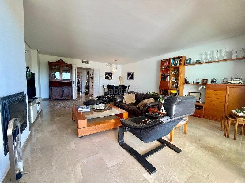 Foto d4de79b8-d577-4ee7-ae39-446e7e0538d0. Piso  amplisimo con vistas, en una urbanizacion de mucho prestigio en torrequebrada en Benalmádena