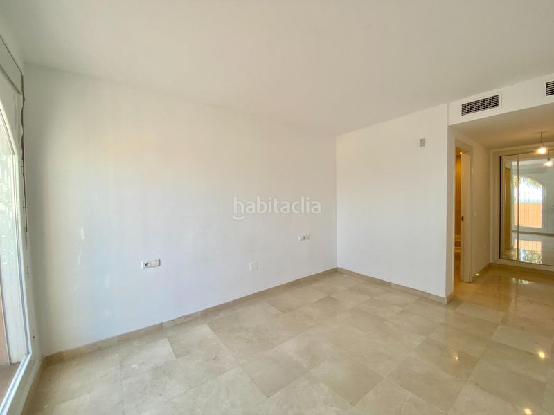 Foto 140f3a72-1339-418a-9c1b-8a9232e42656. Pis amb piscina a Calahonda Mijas