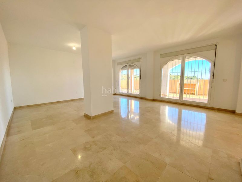 Foto 1f7a4d3d-4f13-4619-9c10-c29ad30bc427. Pis amb piscina a Calahonda Mijas