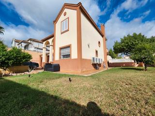 Chalet in Calle concha piquer 19