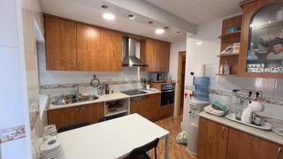 Appartement  Carrer camps blancs. Piso de 3 habitaciones más buhardilla  de 25m2