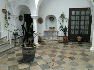 Casa a Arcos de la Frontera. Se vende caserio en zona casco antiguo