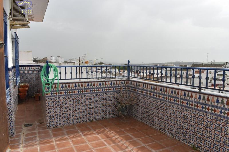 Foto f4728da1-3b9a-4bf1-a777-feaa03aa6de1. Casa amb aparcament a Arcos de la Frontera