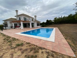 Chalet in Arcos de la Frontera. Se vende villa de lujo en el campo de golf