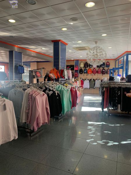 Foto 658318db-5a54-41a6-a7f2-a0b1b032b7e9. Local comercial a Arcos de la Frontera