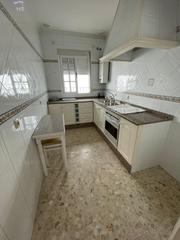 Casa a Arcos de la Frontera. Casa de vecino en primera planta con  azoteas privadas