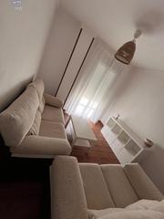 Location Appartement à Arcos de la Frontera. Se alquila piso para funcionario en zona de las canteras