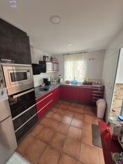 Casa adossada a Arcos de la Frontera. Se vende unifamiliar en zona del portichuelo