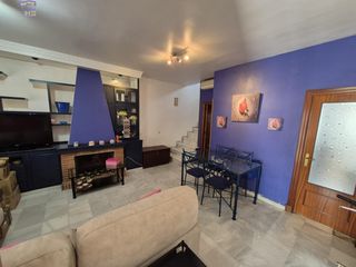 Casa a schiera in Arcos de la Frontera. Se vende adosado en zona del santiscal