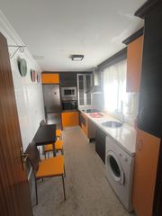 Etagenwohnung in Arcos de la Frontera. Se vende piso en zona elefante azul