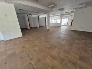 Local Comercial a Arcos de la Frontera. Se vende local en zona de las canteras