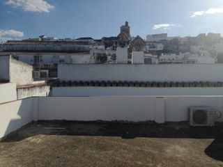 Haus in Arcos de la Frontera. Casa con garaje en zona del casco antiguo