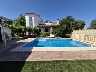 Chalet in Arcos de la Frontera. Se vende chalet en zona junta de los ríos