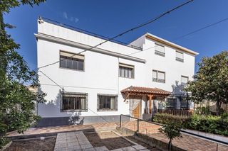 Haus in Cájar. Chalet en cajar.