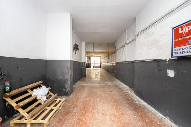 Foto c2bc22b6-ba23-41c9-8a1a-b949b9efb47c. Edifici a San Ildefonso Granada