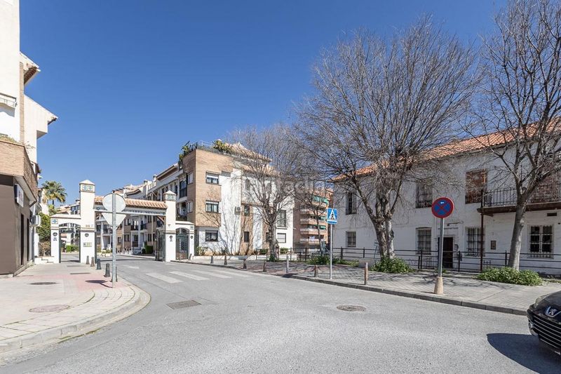 Foto be853dd1-bbf6-4ba7-9254-de65929b1566. Aparcament cotxe a San Miguel Armilla