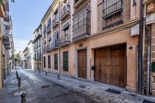 Aparcament cotxe  Calle ancha de la virgen. Garaje y trastero en el corazón de granada
