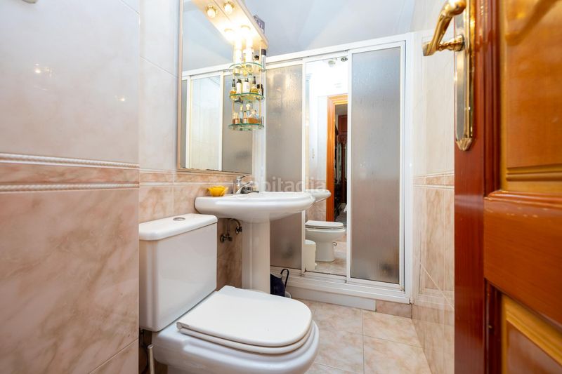 Foto 56e72a52-c0aa-4d36-be32-b38fffa69803. Casa aparellada a Lanjarón
