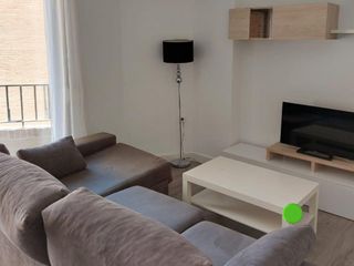 Alquiler Piso en Centro - Sagrario. Tu nuevo hogar en la gran vía te espera!