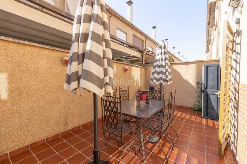 Foto 70f8928b-ae64-4800-bc5b-174404d99125. Casa adossada amb calefacció aparcament a Poniente Armilla
