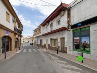 Casa adossada a Moraleda de Zafayona