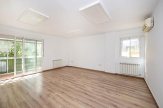 Etagenwohnung  Camino de ronda. Gran piso en camino de ronda junto a calle recogidas con 212m2 c