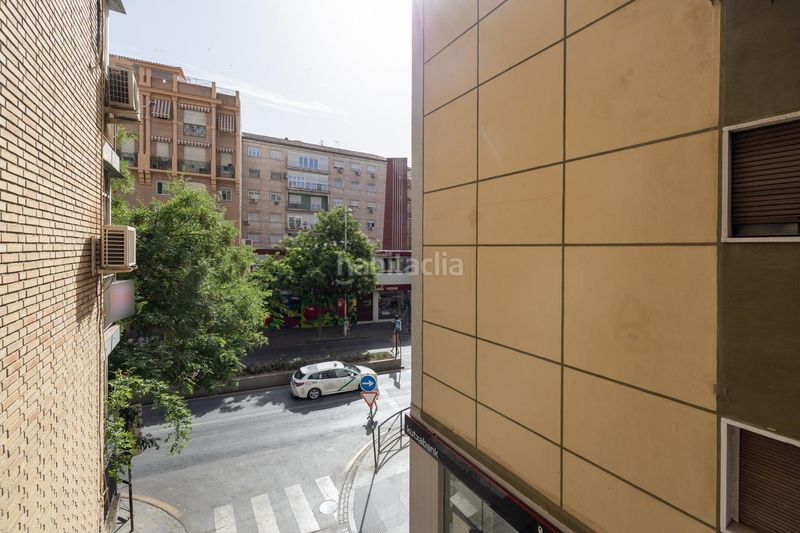 Foto 7f3bafff-02b3-4966-b858-41509be5891d. Piso gran piso en Camino de Ronda junto a calle recogidas con 212m2 construidos , 5 dorm, dos baños, edificio señorial en Granada