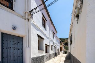 Casa adossada a Torvizcón. Oportunidad única! terraza con vistas espectaculares por solo 80