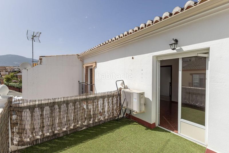 Foto a1aae597-957c-4679-9c7b-6feef12a7f03. Casa adossada amb aparcament a Huétor Vega