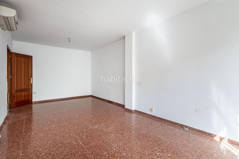 Foto d905d37c-daed-4eec-a2e5-c2e6f05217aa. Casa adossada amb aparcament a Huétor Vega