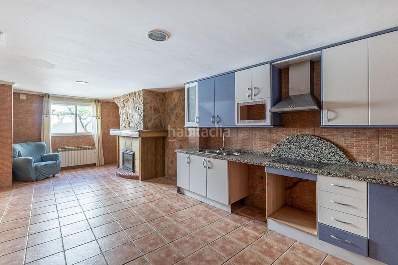 Foto dc8694c7-e220-4fd5-9e9d-21c246c56ca0. Casa adossada amb aparcament a Huétor Vega
