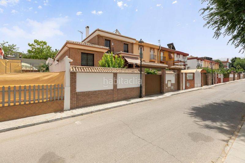 Foto 0f2d8d29-3c4f-43bf-83a9-7a1b2edab1e9. Casa aparellada amb aparcament piscina a Ogíjares