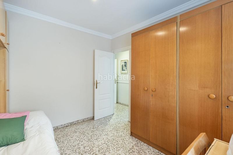 Foto fac326b9-d45b-4b6d-b6d5-5380b88515a5. Pis amb calefacció aparcament a Cervantes Granada