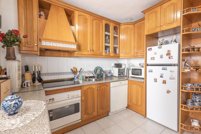 Foto 4d5c2235-9e24-4050-83b5-6acc5993b195. Casa adossada amb calefacció aparcament a Avda. De los Ogíjares Armilla
