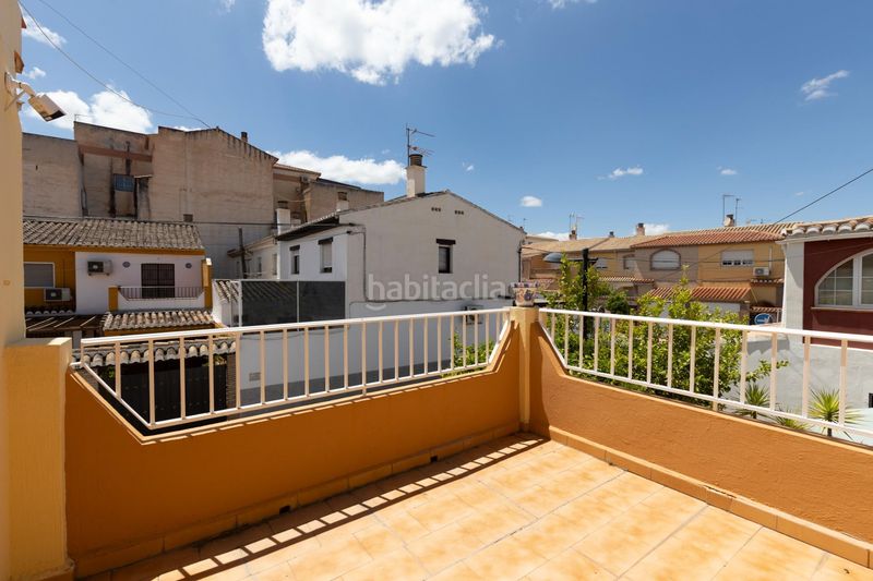Foto 4f1fc2c7-85e5-4c82-a1c2-021509f7e04a. Casa adossada amb calefacció aparcament a Avda. De los Ogíjares Armilla