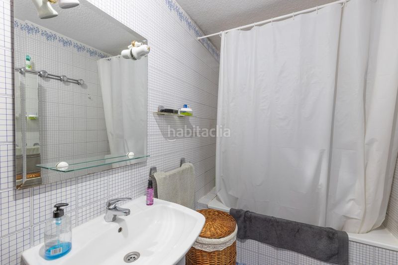 Foto b527de00-6382-428d-bc6f-9dcd86174648. Casa adossada amb calefacció aparcament a Avda. De los Ogíjares Armilla