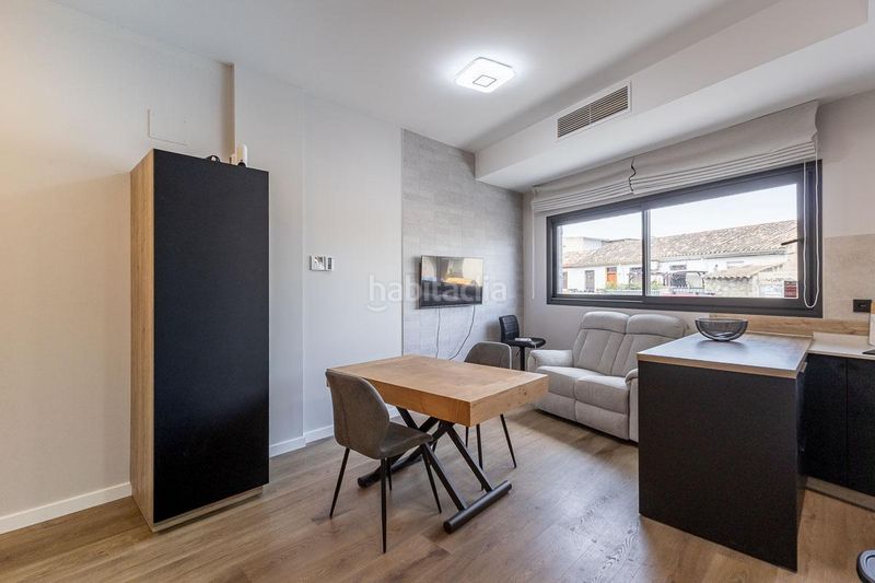 Foto 6b2e7805-9770-4d07-aac4-63c8d96529e6. Estudio  de reciente construcción con piscina, garaje y zonas comunes en Granada