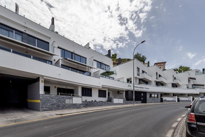 Foto a63b493e-36ee-465e-8855-88dc165eca84. Estudio  de reciente construcción con piscina, garaje y zonas comunes en Granada