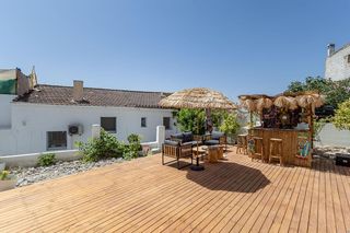 Haus in Moclín. Amplia casa de pueblo de 5 dormitorios con espectacular jardín d