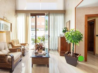 Chalet  Calle gaona. Lujosa vivienda en granada