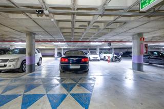 Aparcament cotxe a Cervantes. Se traspasa concesión plaza de parking en el centro