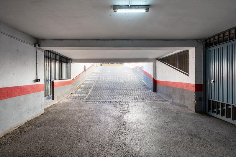 Foto e50784a2-e9f2-4b5f-a5e6-5aa81173894a. Posto auto in Barrio de Zaidín Granada