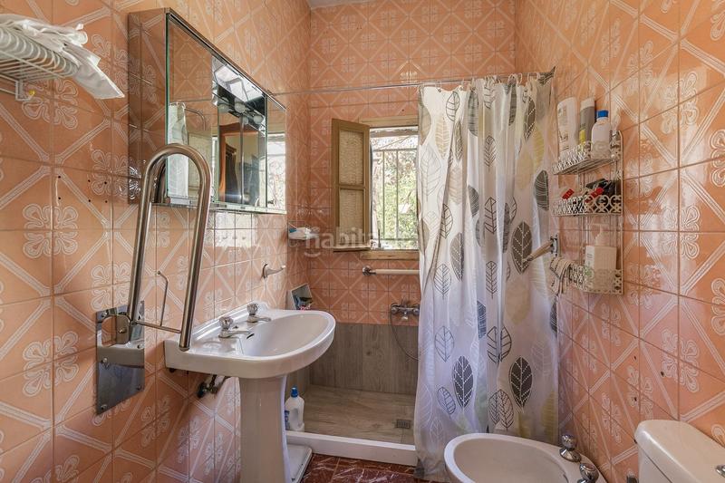 Foto 0c4f8d2d-7f97-4e94-9b31-5d766e3a03c2. Casa gran oportunidad para invertir en el centro ! en Albolote