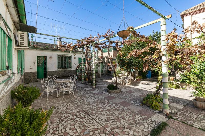 Foto 9344aa9c-8274-4f9e-bd11-5061f7faf2fc. Casa gran oportunidad para invertir en el centro ! en Albolote