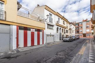 Aparcament cotxe a Maracena. Garaje en maracena  zona de maracena
